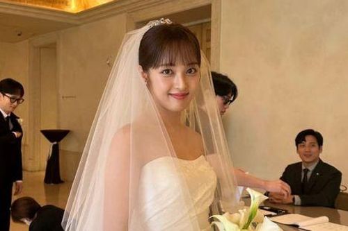 Hôn nhân rạn nứt của Kim Bora - bạn thân Sulli và Kim Sae Ron