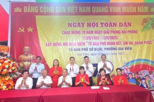 Hải Phòng: Ấm lòng 'Bữa cơm đoàn kết' mừng 70 năm giải phóng
