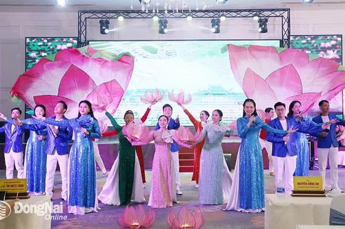 Đồng Nai - Tiếng hát dâng Người