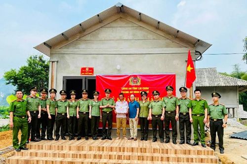 Khánh thành và bàn giao 4 ngôi nhà tình nghĩa