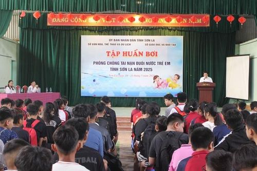 Tập huấn bơi phòng chống tai nạn đuối nước trẻ em tỉnh Sơn La năm 2025