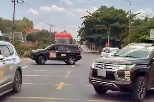 Chặn đường trái phép: Hành vi nguy hiểm cho xã hội