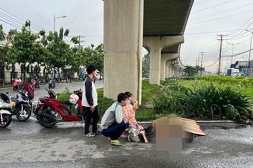 Camera tiết lộ khoảnh khắc rợn người khi xe đầu kéo ôm cua, cán tử vong người đàn ông đi xe máy
