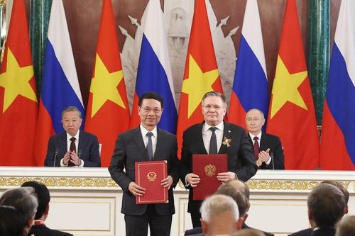 Tổng Bí thư Tô Lâm và Tổng thống Vladimir Putin chứng kiến trao văn kiện hợp tác