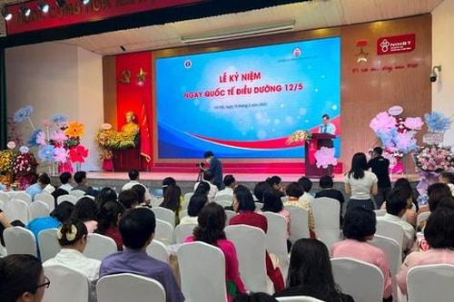 Vinh danh nghề điều dưỡng