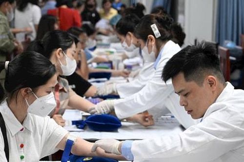 Thầy thuốc trẻ xung kích, vươn mình trong kỷ nguyên số
