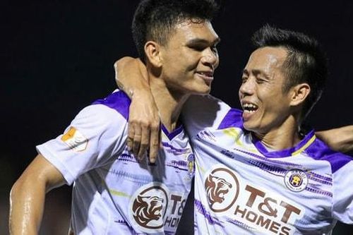 Ghi bàn phút bù giờ, Hà Nội FC giành trọn 3 điểm trước Sông Lam Nghệ An