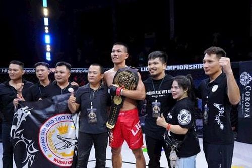 Võ sĩ Phạm Công Minh bảo vệ thành công đai vô địch LION Championship 22