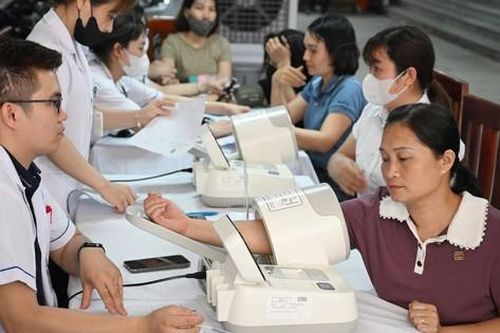 Thầy thuốc không chỉ chữa bệnh mà còn gieo niềm tin, sự bình đẳng trong chăm sóc sức khỏe