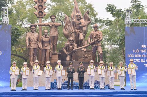 Người công an xã tận tụy