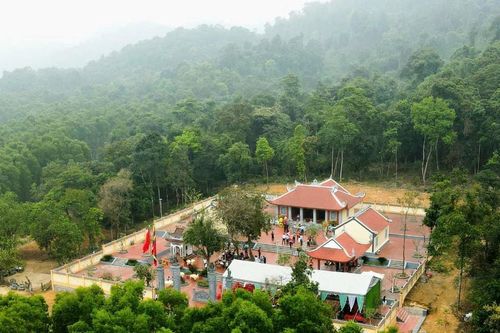 Chứng tích chiến tranh kỳ bí trong lòng hồ Kẻ Gỗ