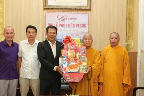 Công an tỉnh Đắk Nông thăm Giáo hội Phật giáo Việt Nam nhân dịp lễ Phật đản