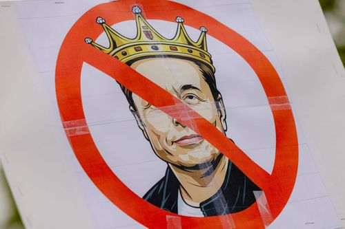 Nhân viên Tesla bị sa thải vì lập website phản đối Elon Musk