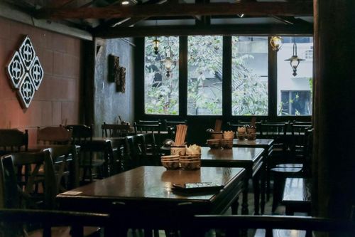 Quán cơm xin lỗi vì bình luận hiểu lầm về concert Anh trai 'say hi'