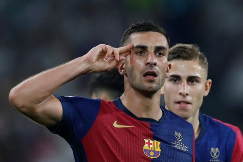 Ferran Torres đi vào lịch sử trận 'Siêu kinh điển'
