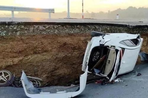 Tây Ninh: đường dẫn cầu Hòa Bình sụt lún nghiêm trọng, 6 người bị thương
