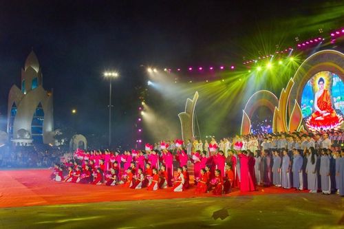 Khánh Hòa: Hấp dẫn chương trình nghệ thuật 'Hương sen tỏa ngát muôn đời'