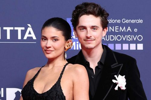 Những bóng hồng xinh đẹp của Timotheé Chalamet: Từ con gái Johnny Depp đến Kylie Jenner