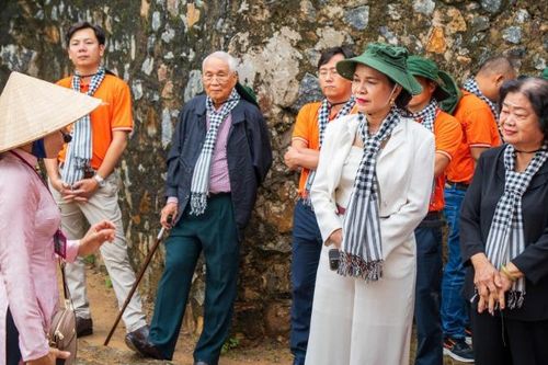 Bài 2: Ngọn lửa giữa địa ngục trần gian