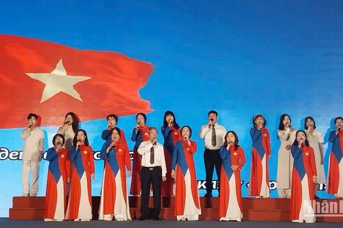 Tri ân người chuyển ngữ hơn 60 ca khúc Việt sang tiếng Nga