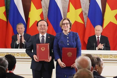 Tổng Bí thư Tô Lâm và Tổng thống V.Putin chứng kiến Lễ trao các văn kiện hợp tác
