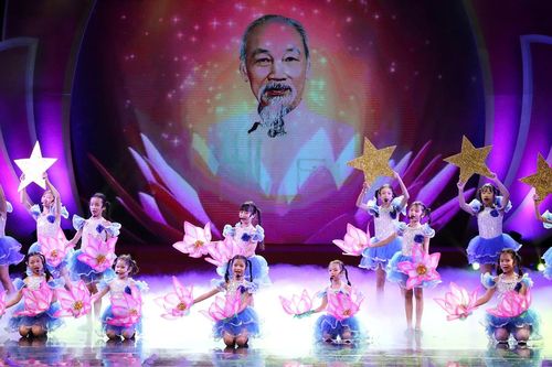 'Quà tháng 5 dâng Người' – Chương trình nghệ thuật đặc biệt kỷ niệm 135 năm Ngày sinh Chủ tịch Hồ Chí Minh