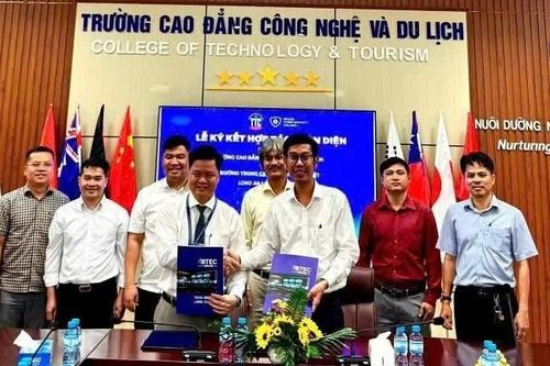 Tăng cường định hướng nghề nghiệp và nâng cao kỹ năng toàn diện cho sinh viên