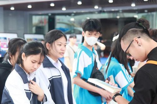 Gần 10 nghìn học sinh Thủ đô dự ngày hội gắn kết giáo dục nghề nghiệp