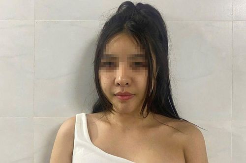 Tạm giữ 'tú bà' môi giới bán dâm thu 'hoa hồng' 2,5 triệu đồng ở Hà Nội