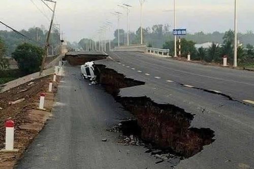 Sở Xây dựng Tây Ninh thông tin về vụ sụt lún khiến 5 người bị thương trên đường dẫn vào cầu Hòa Bình