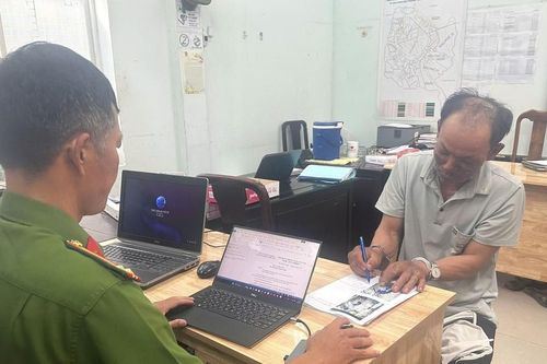 Mâu thuẫn tình cảm, người đàn ông phóng hỏa đốt nhà khiến 3 người tử vong