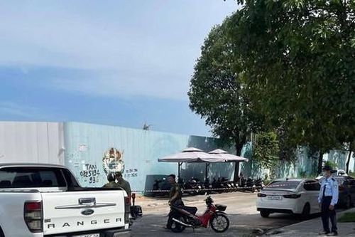 Người đàn ông tử vong bất thường trên đường ở Bình Dương
