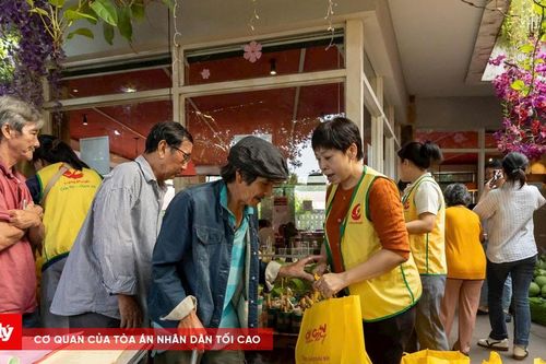 'Vầng Trăng Khuyết' sẽ tiếp sức cho 500 mảnh đời khó khăn