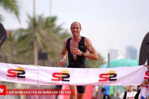 IRONMAN 70.3 Đà Nẵng 2025 khởi tranh, bước vào cuộc đua khốc liệt