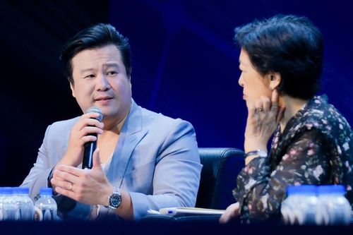 Lo ngại một thế hệ trẻ nói trơn tru 'hello' nhưng không biết 'chào'