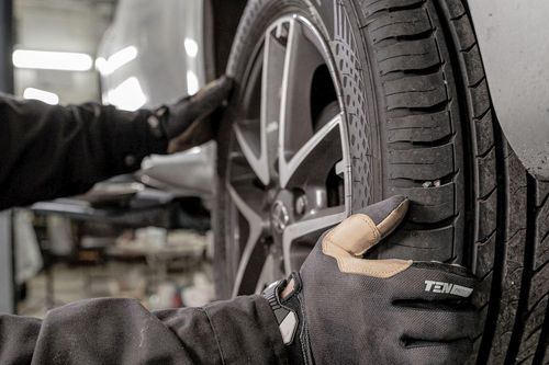 4 dấu hiệu cảnh báo lốp xe đã đến lúc phải thay mới