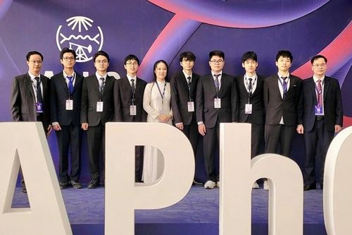 Đội tuyển Việt Nam đoạt 3 huy chương Vàng thi Olympic Vật lý Châu Á năm 2025