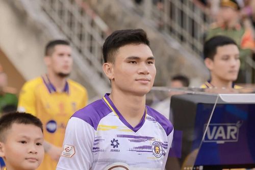 Hậu vệ Phạm Xuân Mạnh nói gì sau khi ghi bàn vào lưới đội bóng cũ Sông Lam Nghệ An?