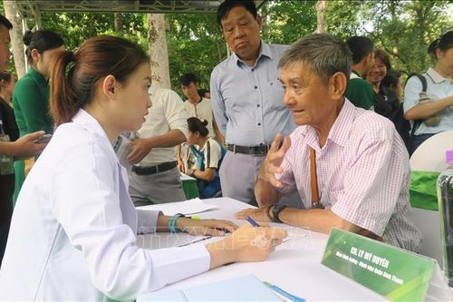 Nỗ lực cải thiện tầm vóc, trí lực cho người dân