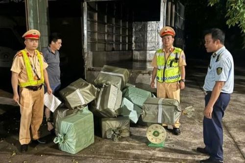 Quảng Ninh: Kiểm tra xe tải, phát hiện 300kg lòng lợn khô không rõ nguồn gốc