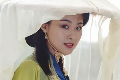 Nữ diễn viên đổi tên vì Triệu Vy, bị đạo diễn tát mới biết bạn trai phản bội