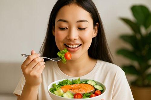 Muốn da sáng bóng khỏe đẹp, chỉ cần tăng một thứ và giảm một thứ trong chế độ ăn