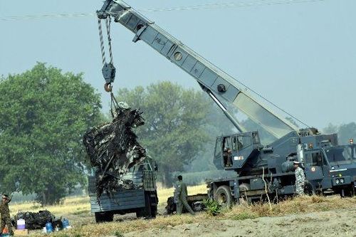 Hình ảnh gây sốc về đống đổ nát được cho là xác máy bay Rafale của Ấn Độ