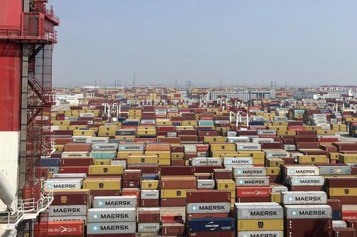 Mặc thuế quan Mỹ, xuất khẩu Trung Quốc tăng trưởng vượt dự báo