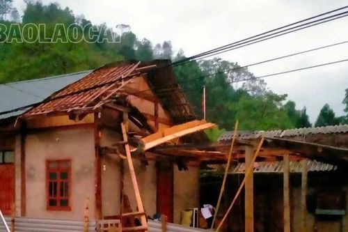 Mưa dông làm 35 nhà dân bị hư hỏng, 1 người tử vong