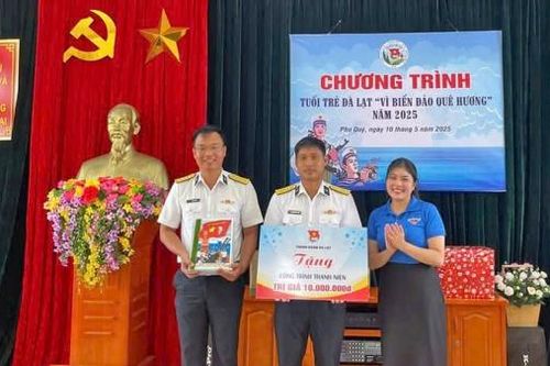 Tuổi trẻ thành phố Đà Lạt hướng về biển đảo quê hương