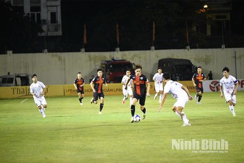 Giải bóng đá hạng Nhất quốc gia 2024-2025: Phù Đổng Ninh Bình thắng PVF-Công an nhân dân 1-0
