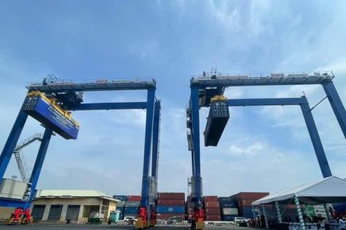 Tân Cảng Cát Lái bổ sung 4 cẩu giàn bánh lốp Hybrid