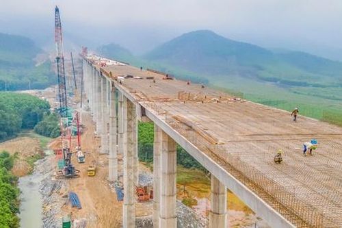 Lợi gì khi làm cầu cạn cao tốc tại khu vực ĐBSCL?