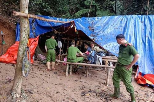 Cơn khát vàng giữa rừng sâu chưa hạ nhiệt